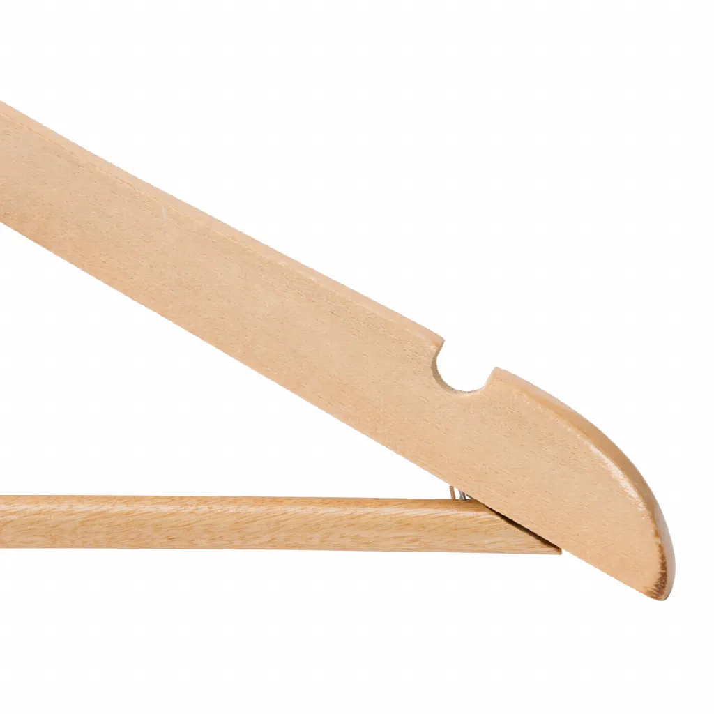 50 perchas de madera